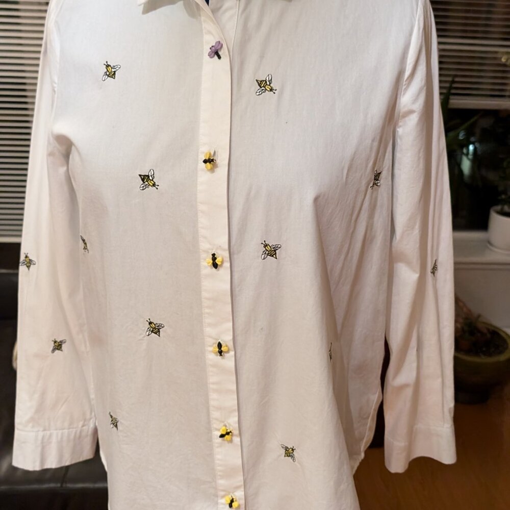 White blouse,  bees 🐝 embroidery and buttons